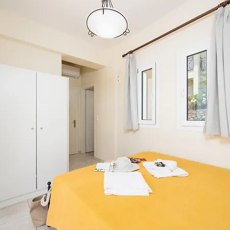 Skala Yellow Skala (Kefalonia)