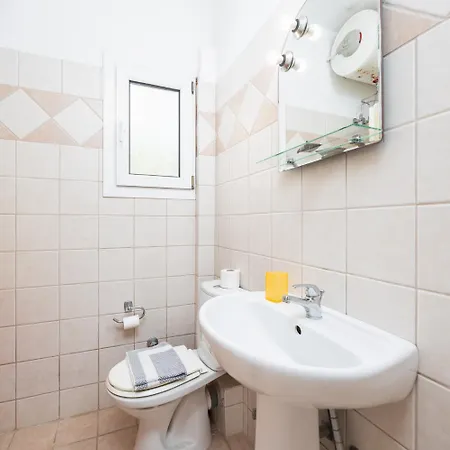 Skala Yellow Villa *