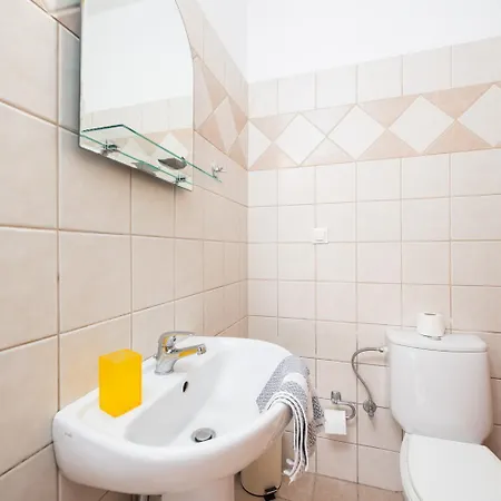 Villa Skala Yellow *