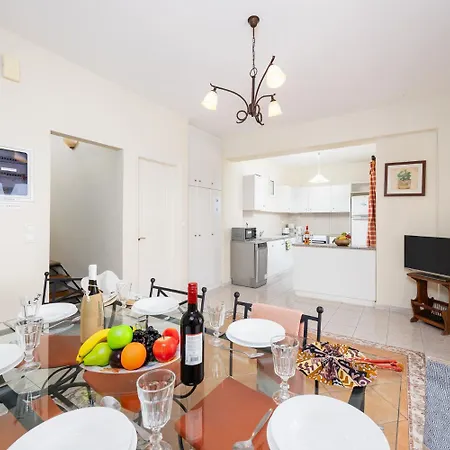 Skala Yellow Villa *